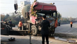 膠州水泥罐車失控致連環相撞 