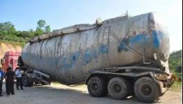 水泥罐車(chē)側(cè)翻造成9人死亡事故原因查明！水泥經(jīng)銷(xiāo)商12人被處理！
